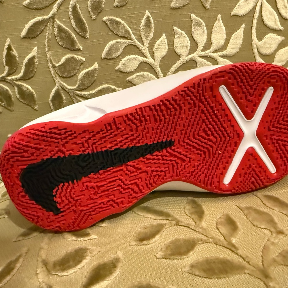 Nike Kids Red and Black Sneakers - Picture 4 of 5